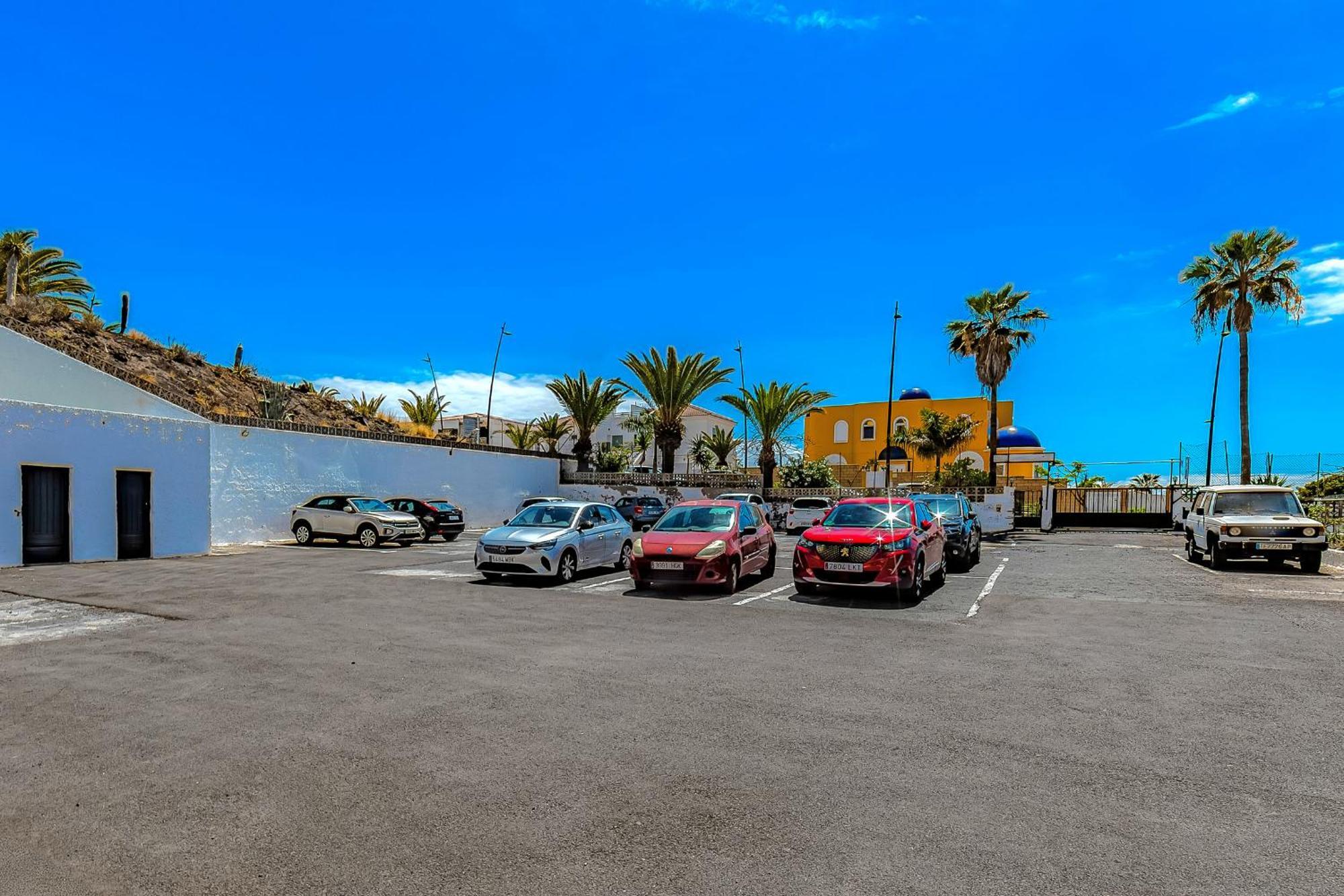 Newly Renovated Studio 2 Min From Playa La Arena Puerto de Santiago  Bagian luar foto